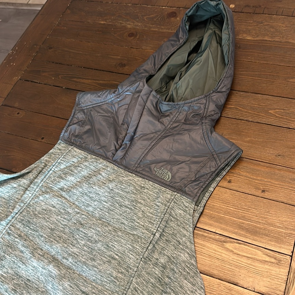 The North Face Women's Hooded Vest in Slate Gray